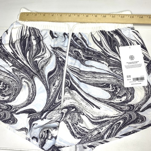 Athleta All Activity Short Womens Size XS Swirl Print White Blue Gray - Picture 6 of 13